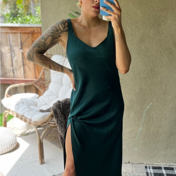 Reformation Bevin Dress NWT - Picture 2 of 4